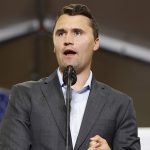 El activista político conservador Charlie Kirk murió tras recibir un disparo durante un discurso en la Universidad del Valle de Utah en Orem, según anunció el presidente Donald Trump en redes sociales.